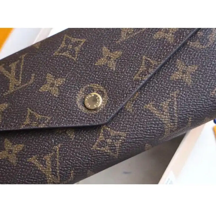 19T1L0055 Bags LV 1014